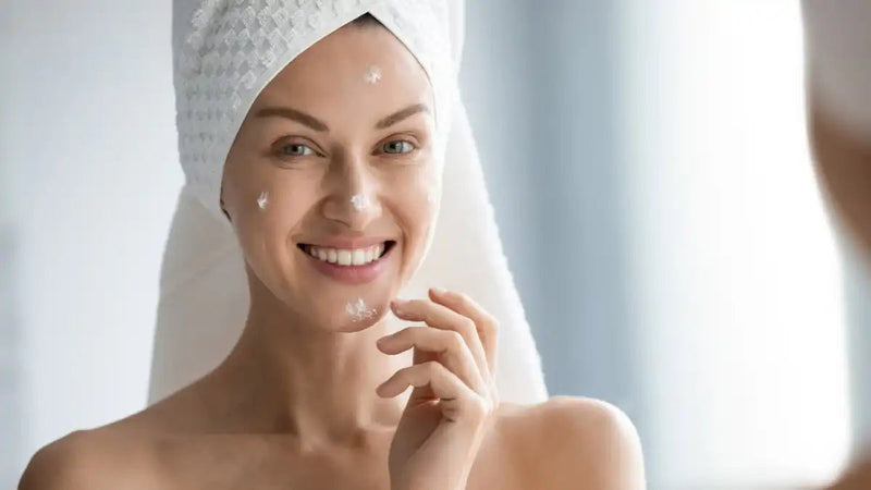 Acizii AHA: beneficii și mod de utilizare pentru a îmbunătăți aspectul pielii