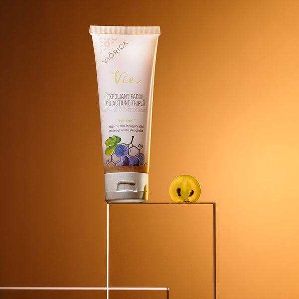 Facial Exfoliant with Triple-Action, Viorica Vie